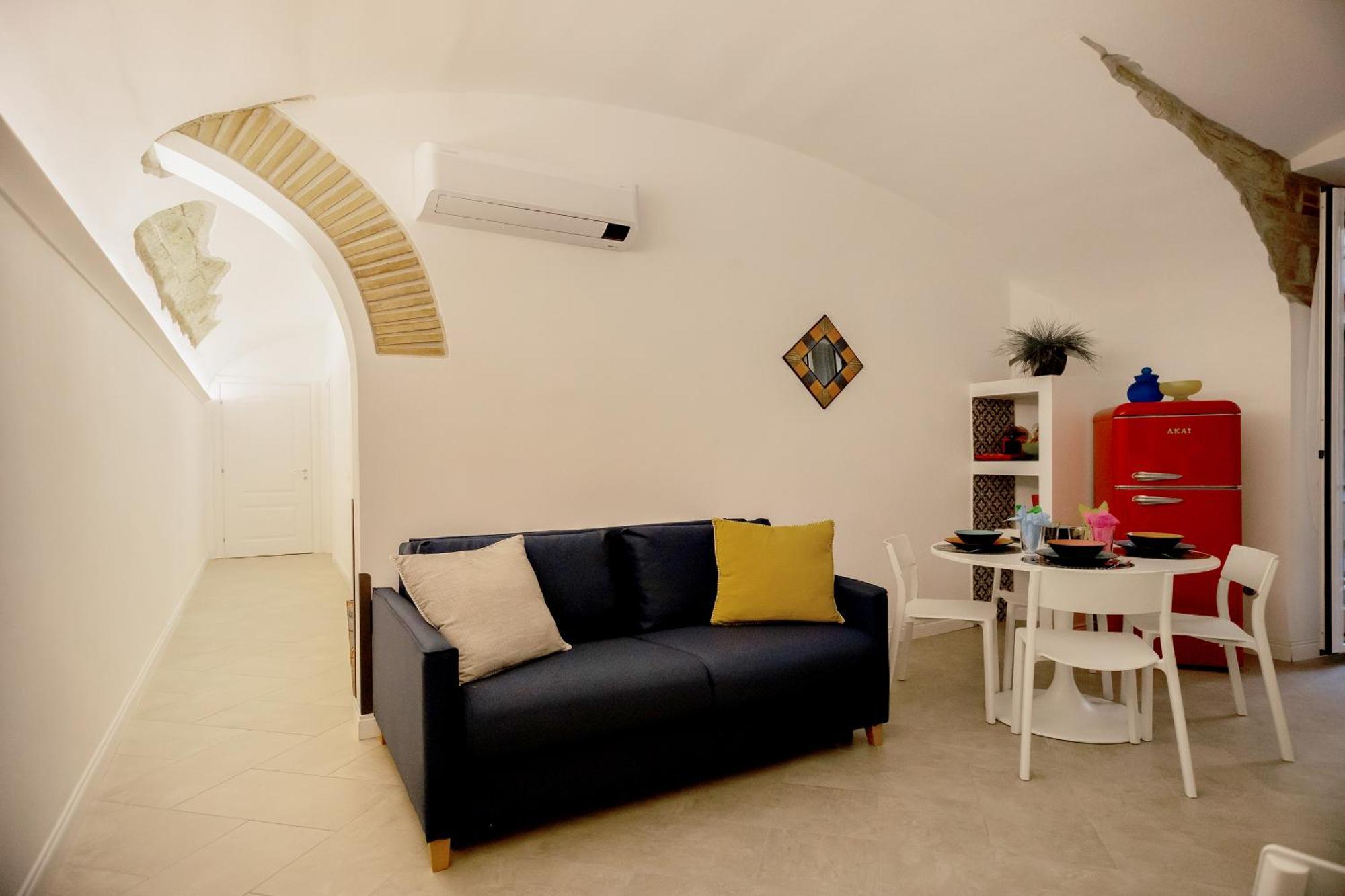 Live - Chez Le Roi Luxury Rom